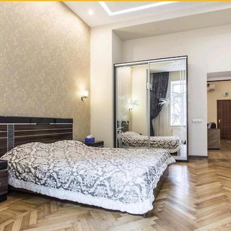 Apartament Apartmens Near Opera House Odessa Zewnętrze zdjęcie
